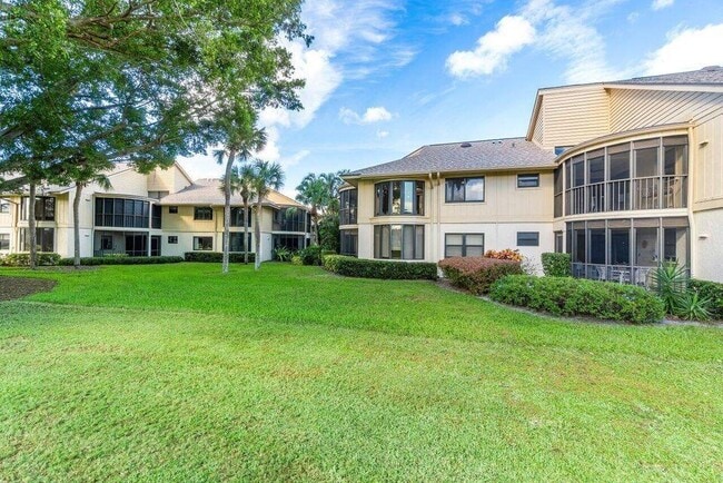 Building Photo - 17138 Waterbend Dr