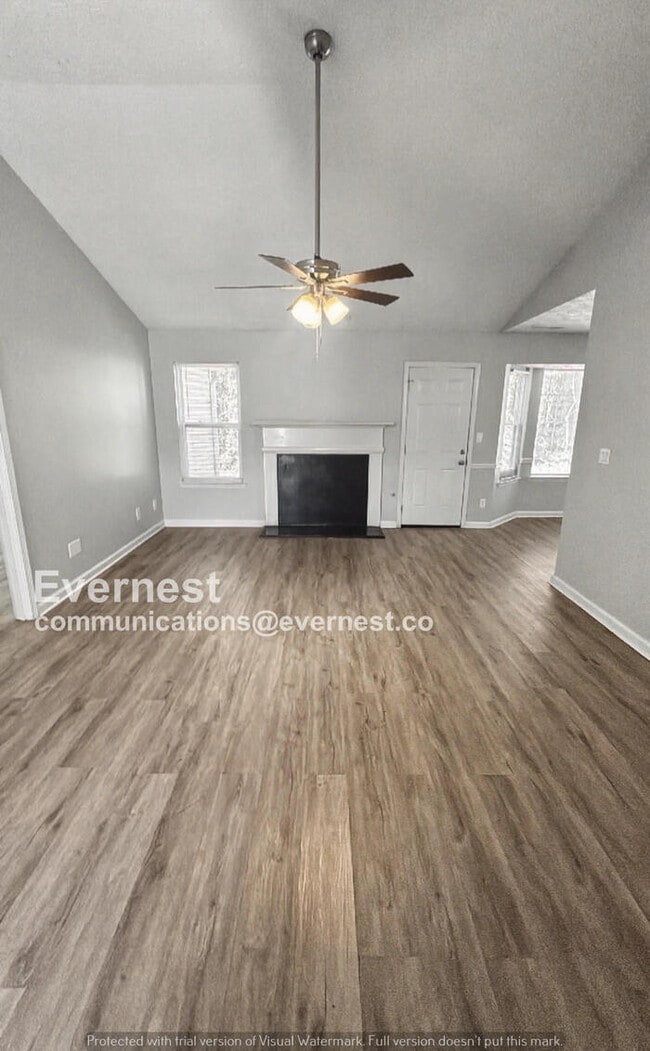 Building Photo - 3 Bed/2 Bath Home with Attached Garage / Pet-Friendly / Available Now!