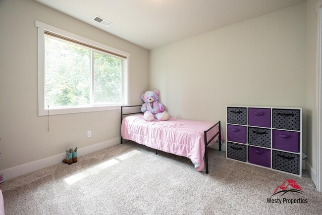 Building Photo - 20948 NE Wistful Vista Dr