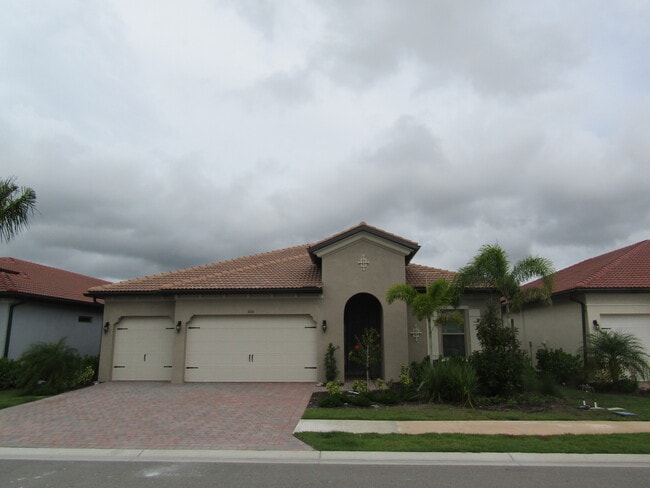 Building Photo - 608 Maraviya Blvd