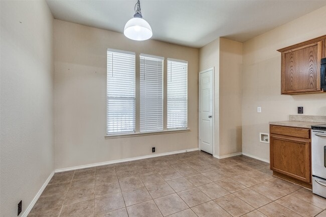 Building Photo - 10721 Traymore Dr