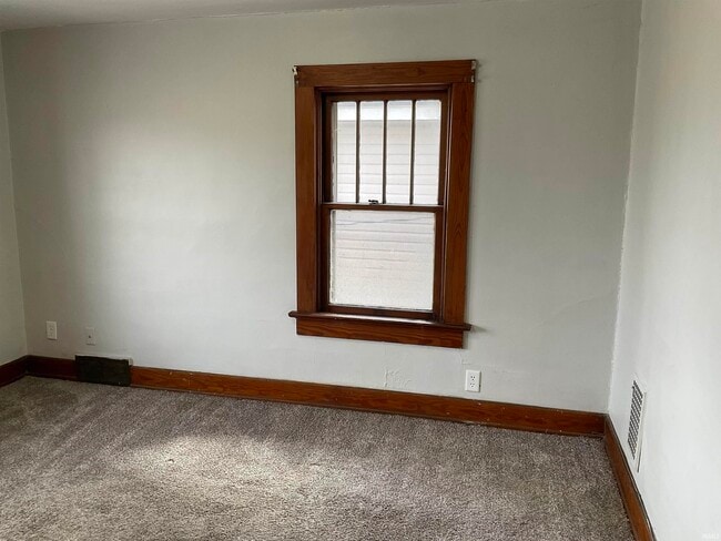 Building Photo - 1829 Hale Ave