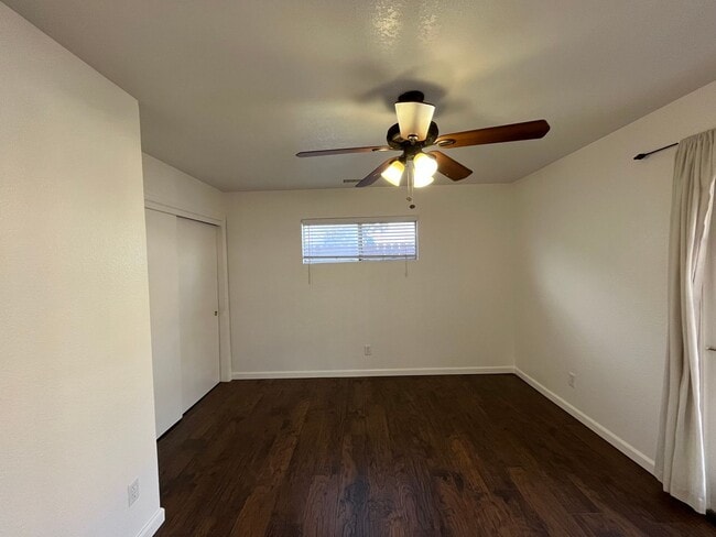 Building Photo - Country Property - ALL UTILITIES INCLUDED