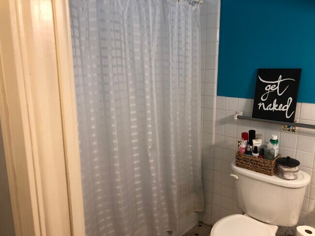 Building Photo - 130 College Ave NE