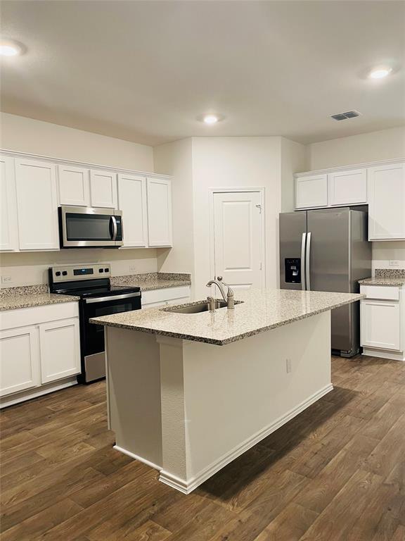 Building Photo - 18508-A High Flyer Way