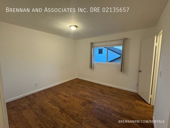 Building Photo - Cozy 1-Bedroom Condo North Park, 2 Parking...