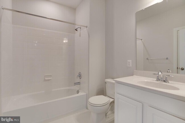 Building Photo - 6308 Savannah Dr