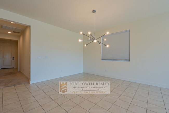 Building Photo - 3 Bedroom, 2 Bath Home Available Now!
