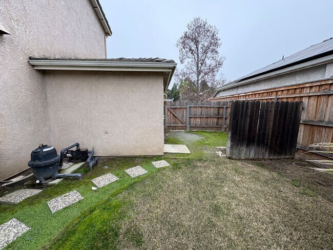 Building Photo - Spectacular home available now in a great neighborhood!