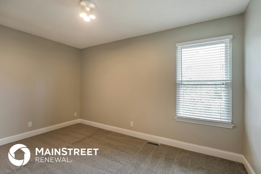 Building Photo - 1231 N Marilla Ln