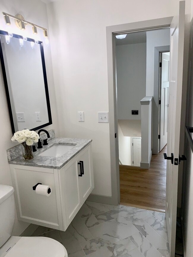 Building Photo - 1483 Theresa Dr