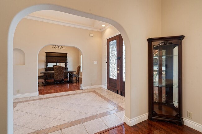 Building Photo - 31 Running Deer Mdws