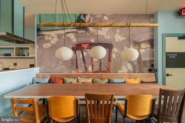 Building Photo - 711 G St SE