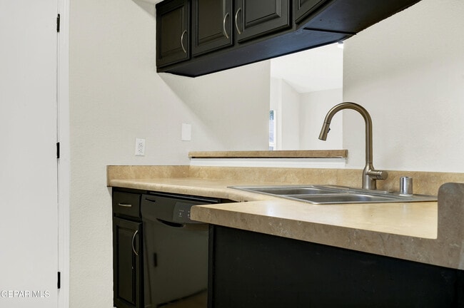 Building Photo - 7212 Westover Dr