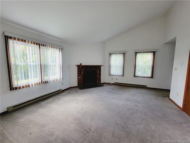 Building Photo - 96 Valley Dr