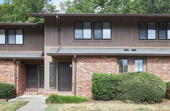 Building Photo - Mid-Century Modern Gem: Renovated 2BR Loft with Pool & Private Patio
