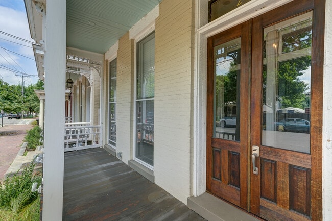 Building Photo - 2404, 2406 & 2408 E Clay Street
