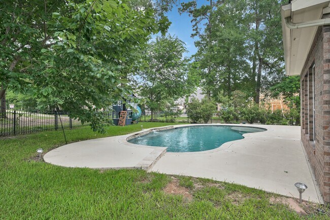 Building Photo - 4770 Jackson Square Dr