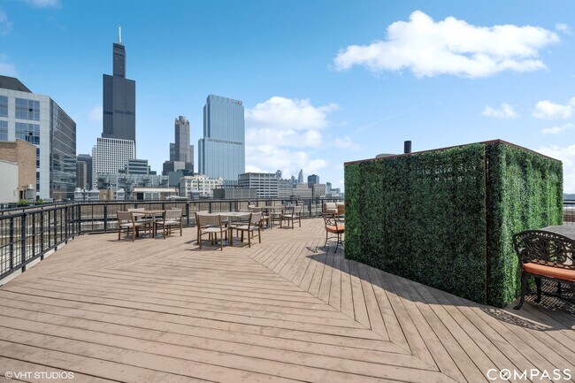 Building Photo - 728 W Jackson Blvd