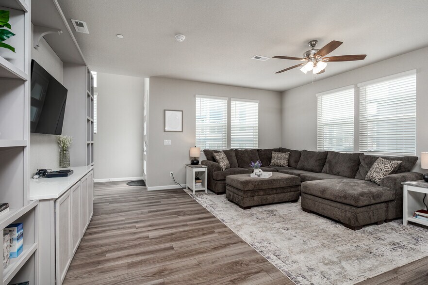 Building Photo - 1643 Rose Quartz Hts