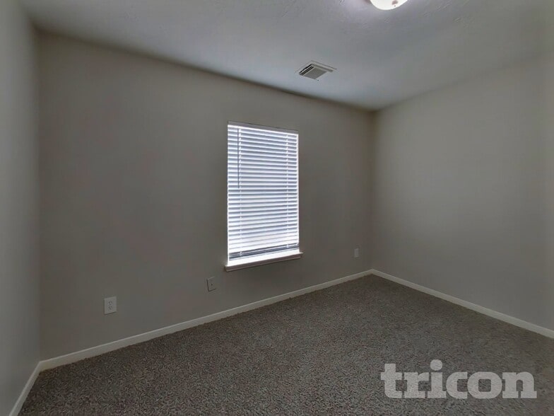 Building Photo - 21526 Lovis Way