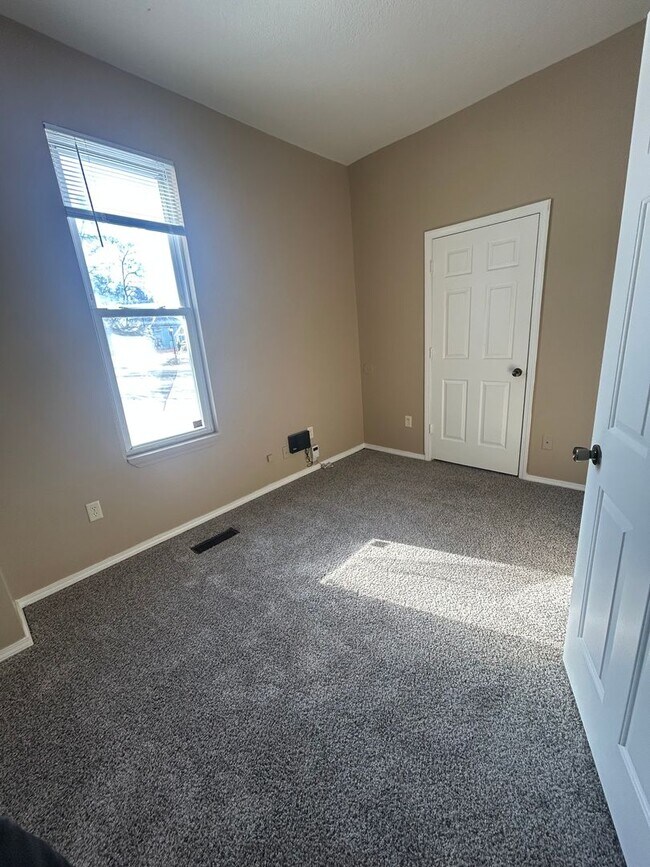 Building Photo - New Listing!!!