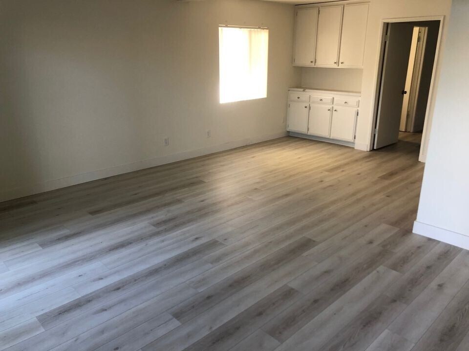 Building Photo - 408 N Venice Blvd