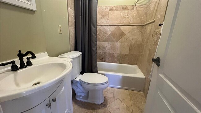 Building Photo - 4236 E Cherokee Dr