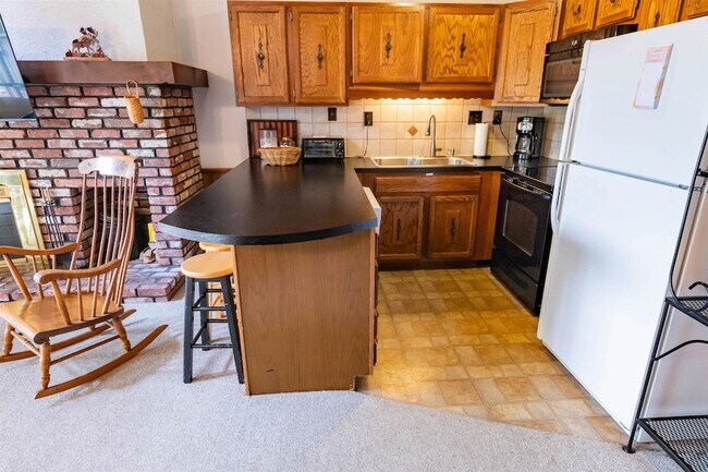 Building Photo - 18 Bunker Ln