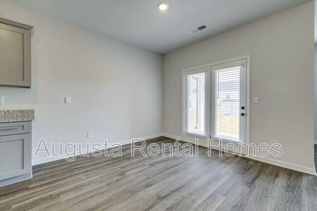 Building Photo - 1253 Birch Cir