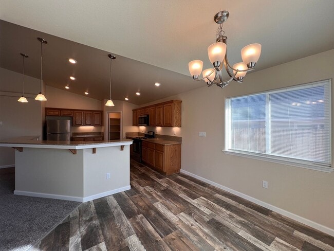 Building Photo - ~~Newer 3 BEDROOM Fernley Home~~