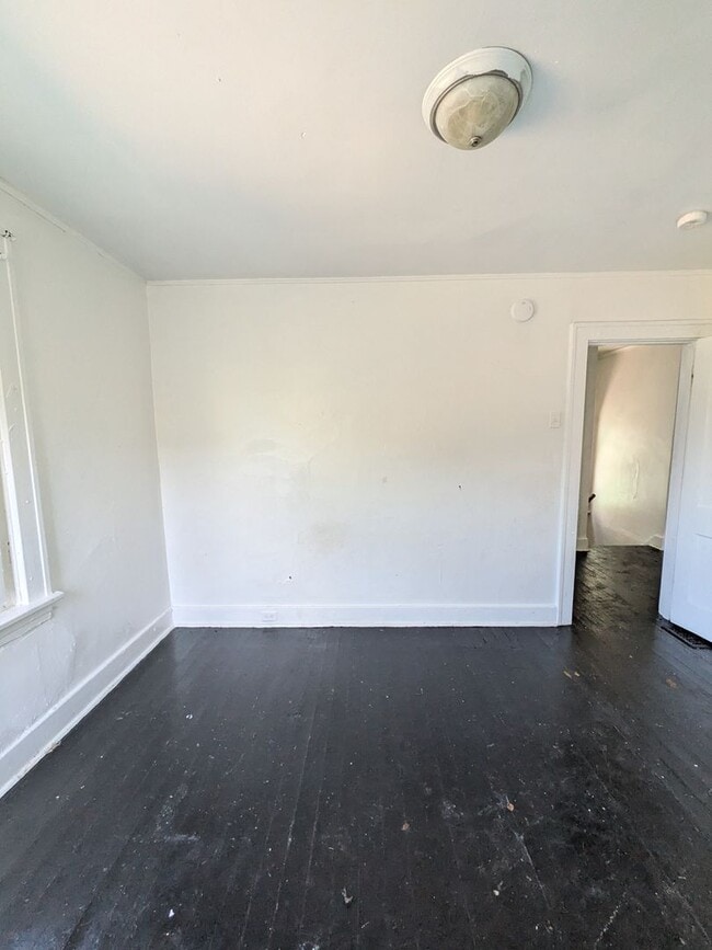 Building Photo - 1813 Converse St