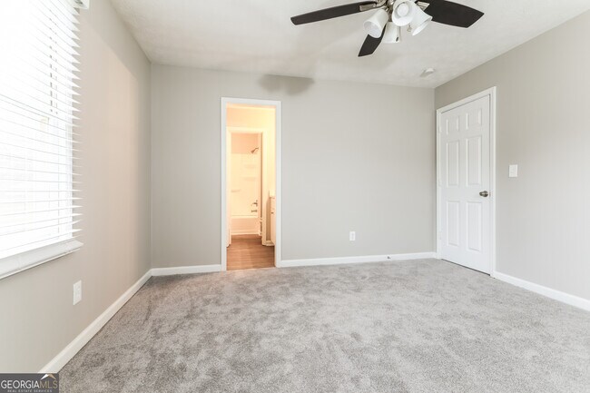 Building Photo - 245 Christy Ln