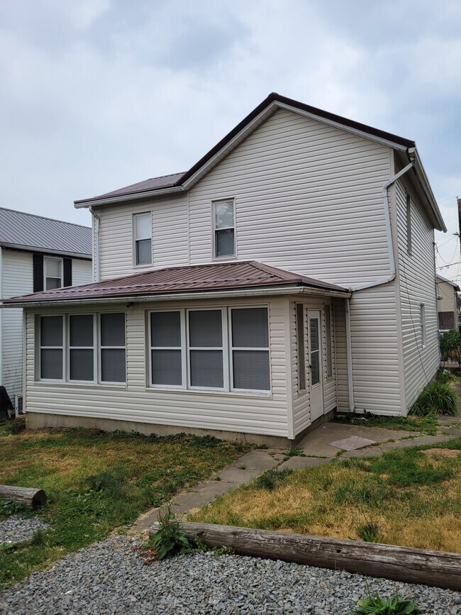 Building Photo - 56 Rebecca St