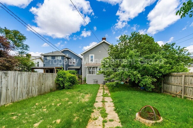 Building Photo - 247 E Jenkins Ave