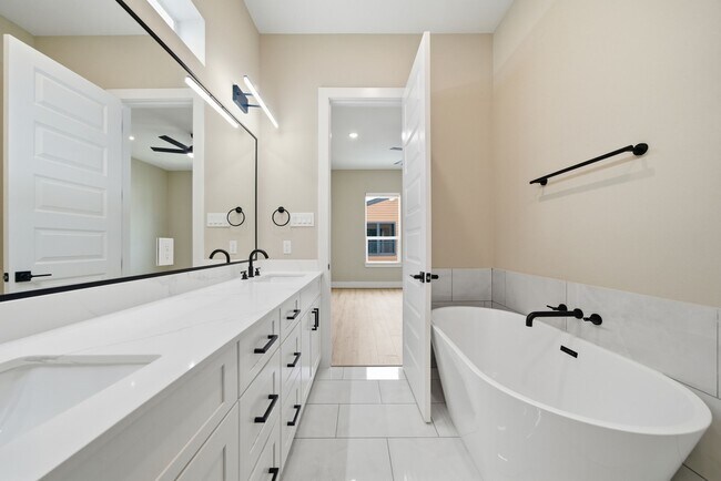 Building Photo - 4013 Griggs Rd