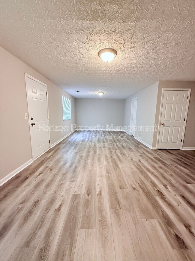 Building Photo - 4005 Hidden Hollow Dr
