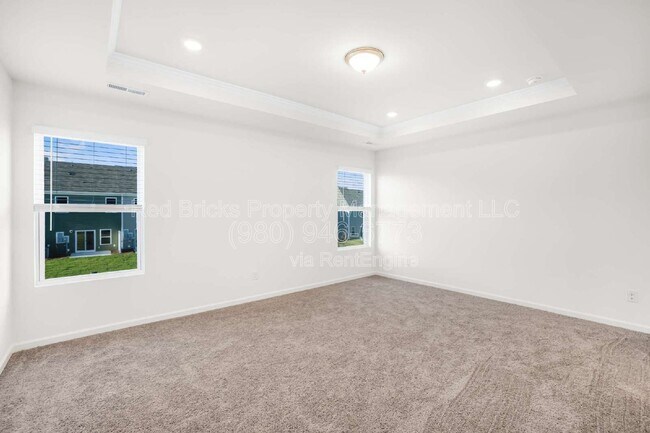 Building Photo - 796 Earhart St NW