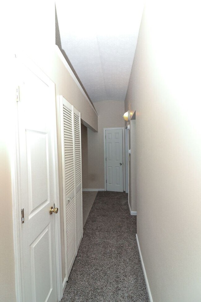 Building Photo - 407 Knox Ave