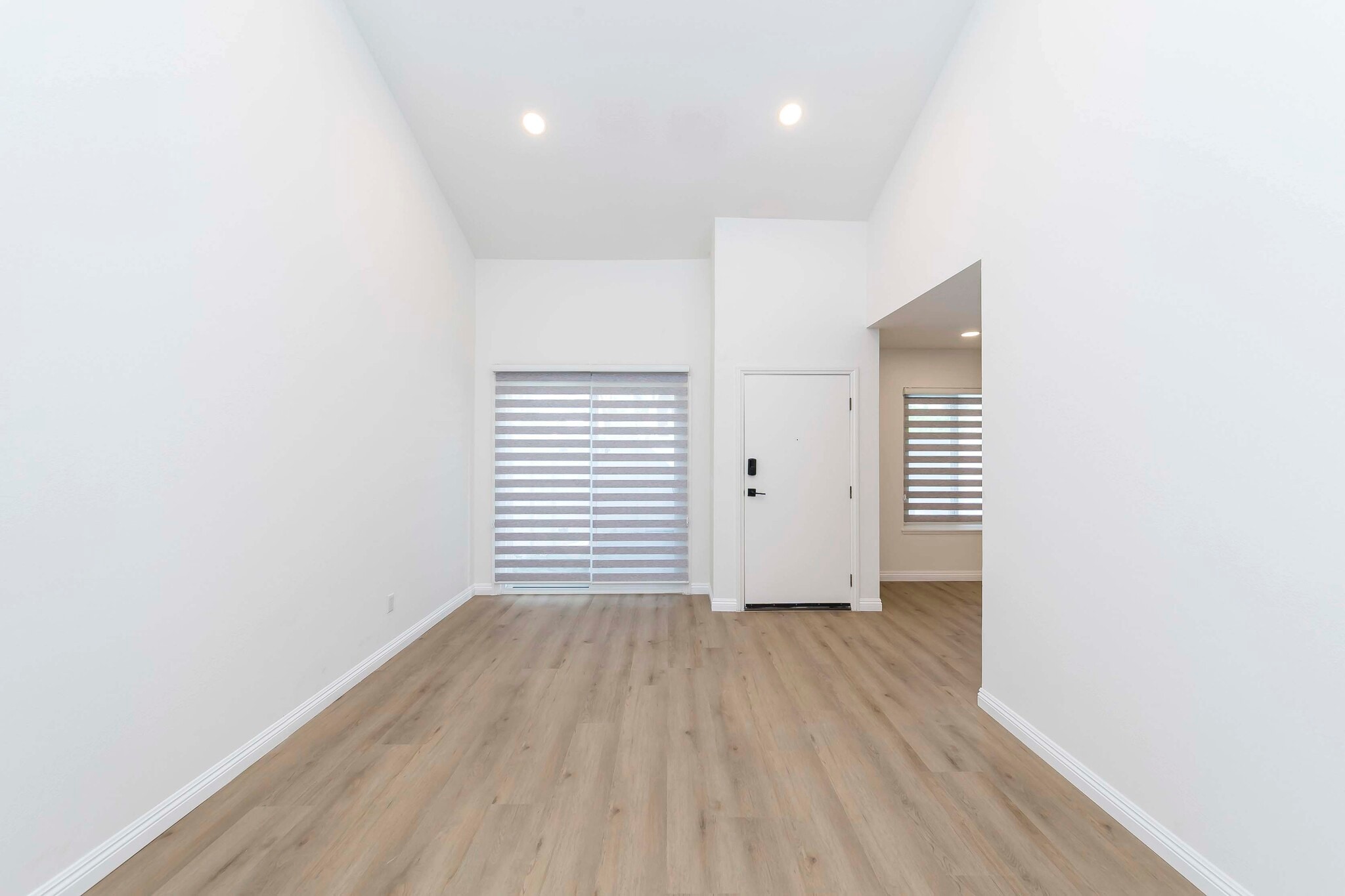 Building Photo - 2423 Coventry Cir