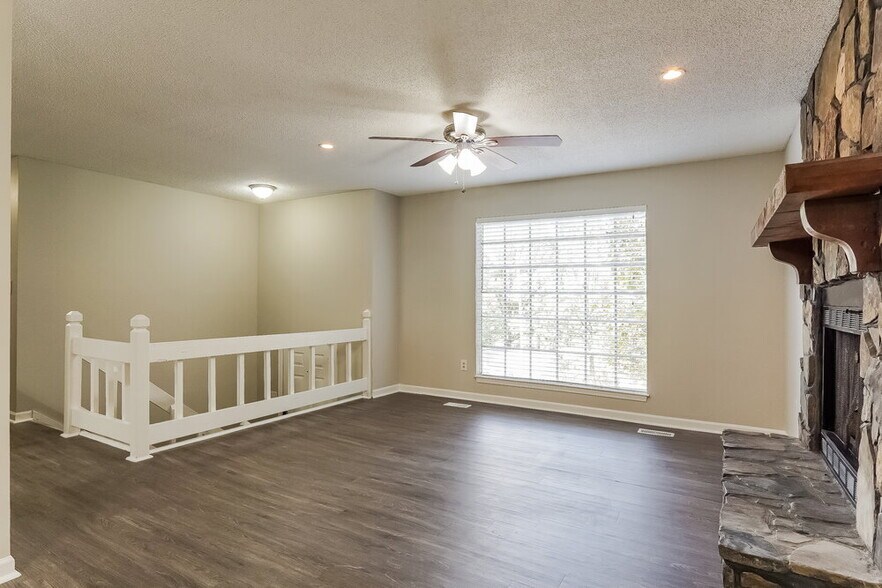 Building Photo - 1805 Forest Dr