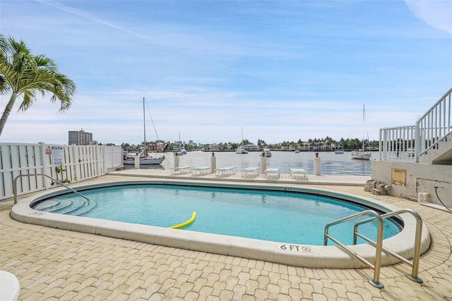 Building Photo - 95 N Birch Rd