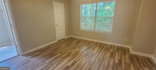 Building Photo - 2120 Fairways Ct