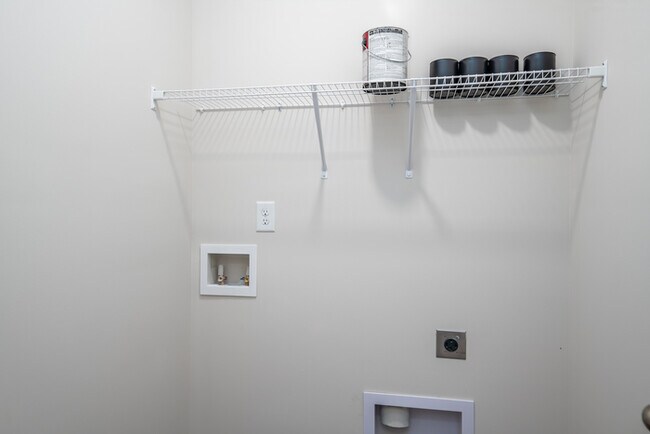 Building Photo - 246 Brownstone Loop