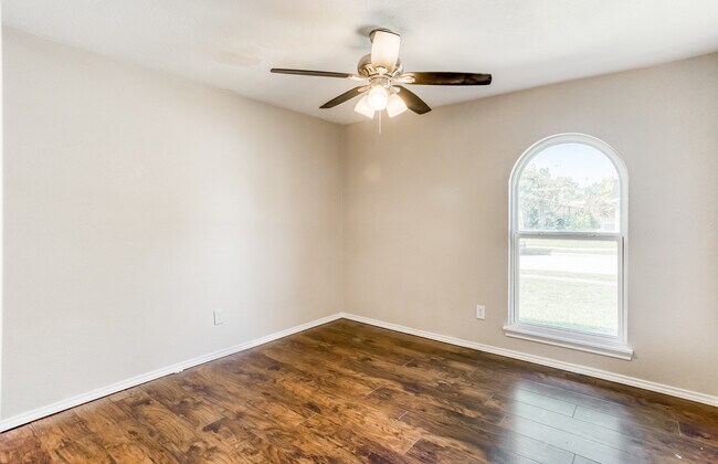 Building Photo - 5605 Twitty St