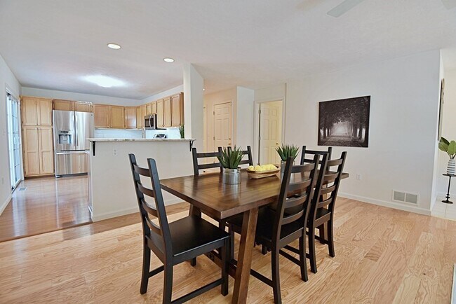 Building Photo - 19 Ptarmigan Dr
