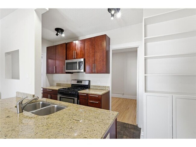 Building Photo - 2881 Irving Ave S