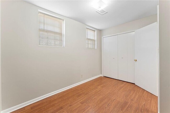 Building Photo - 320 Crossville Ct