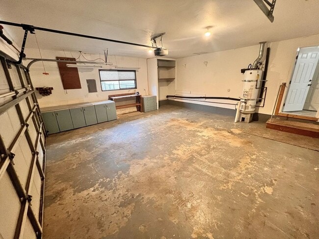 Building Photo - Rambler Golf Course View 3bd 2bath Avail. March 6th