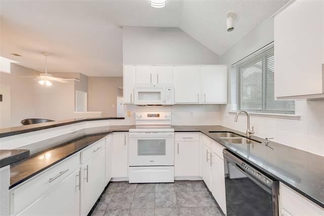 Building Photo - 1220 Royal Crescent Dr